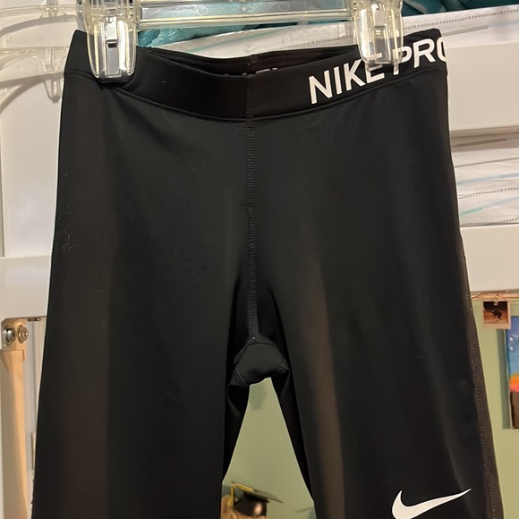Nike pants - Picture 2 of 2